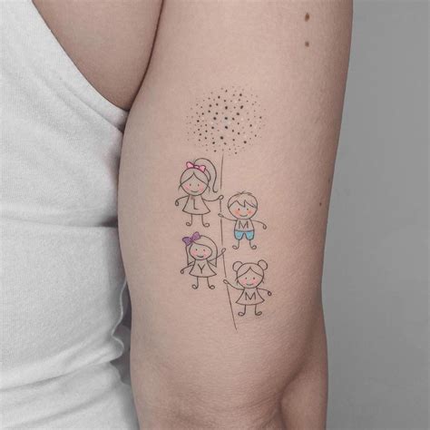 Simbolo de madre e hijo tattoo